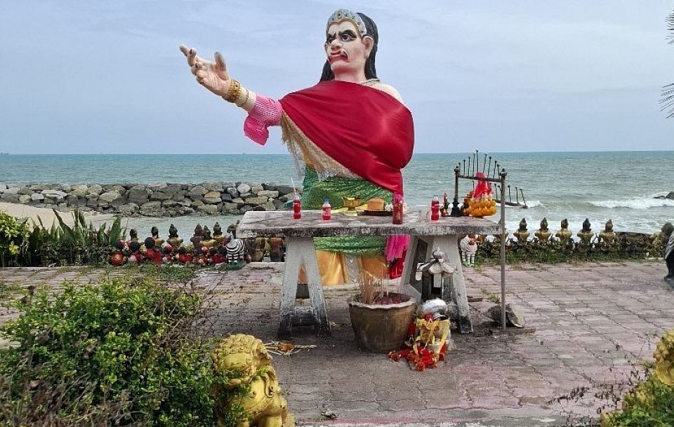 หาดแสงจันทร์ระยอง