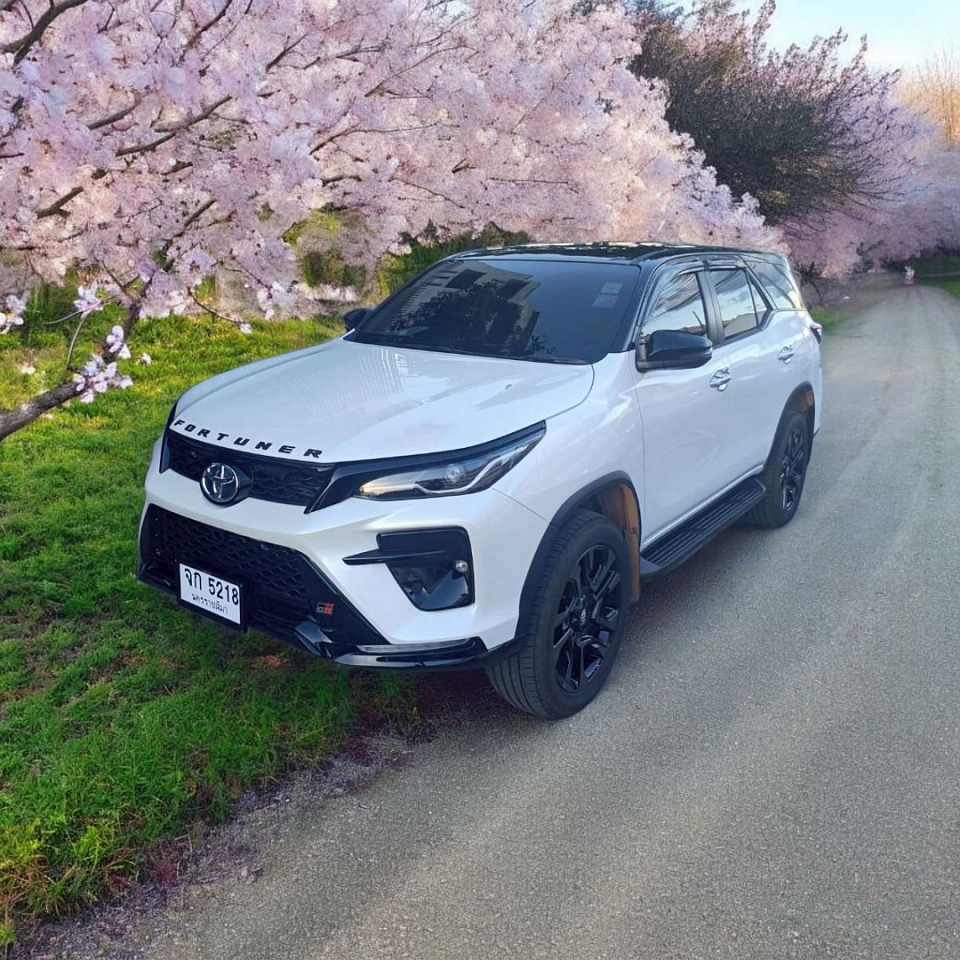 บริการเหมารถ SUV ใหญ่ 7 ที่นั่งพร้อมคนขับ